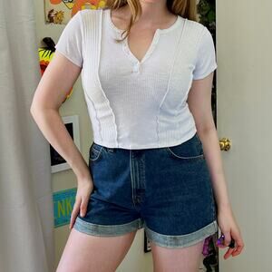 Atelier by Kirious White Exposed Seam Henley T-Shirt Size Medium